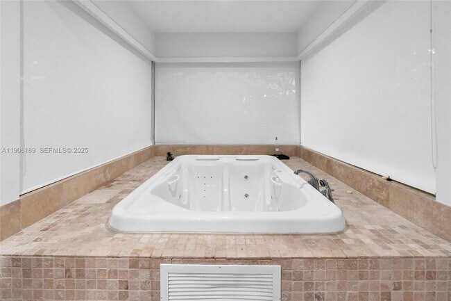 Building Photo - 415 Rovino Ave