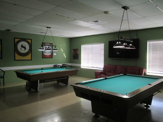 Building Photo - 2731 Barkley Dr W