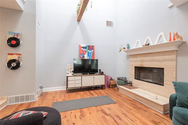 Building Photo - 9405 Pinewood Dr