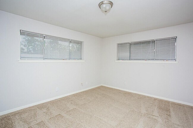 Building Photo - 6407 Nuben St