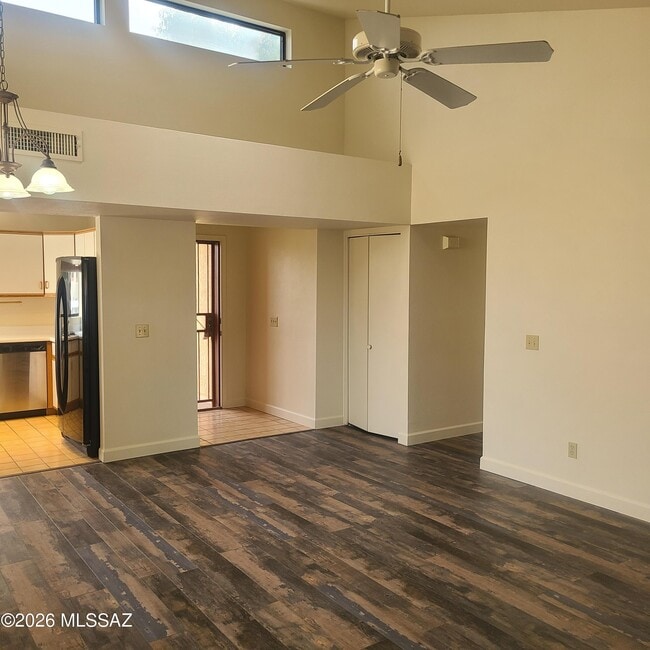 Building Photo - 624 S Cynthia Ave