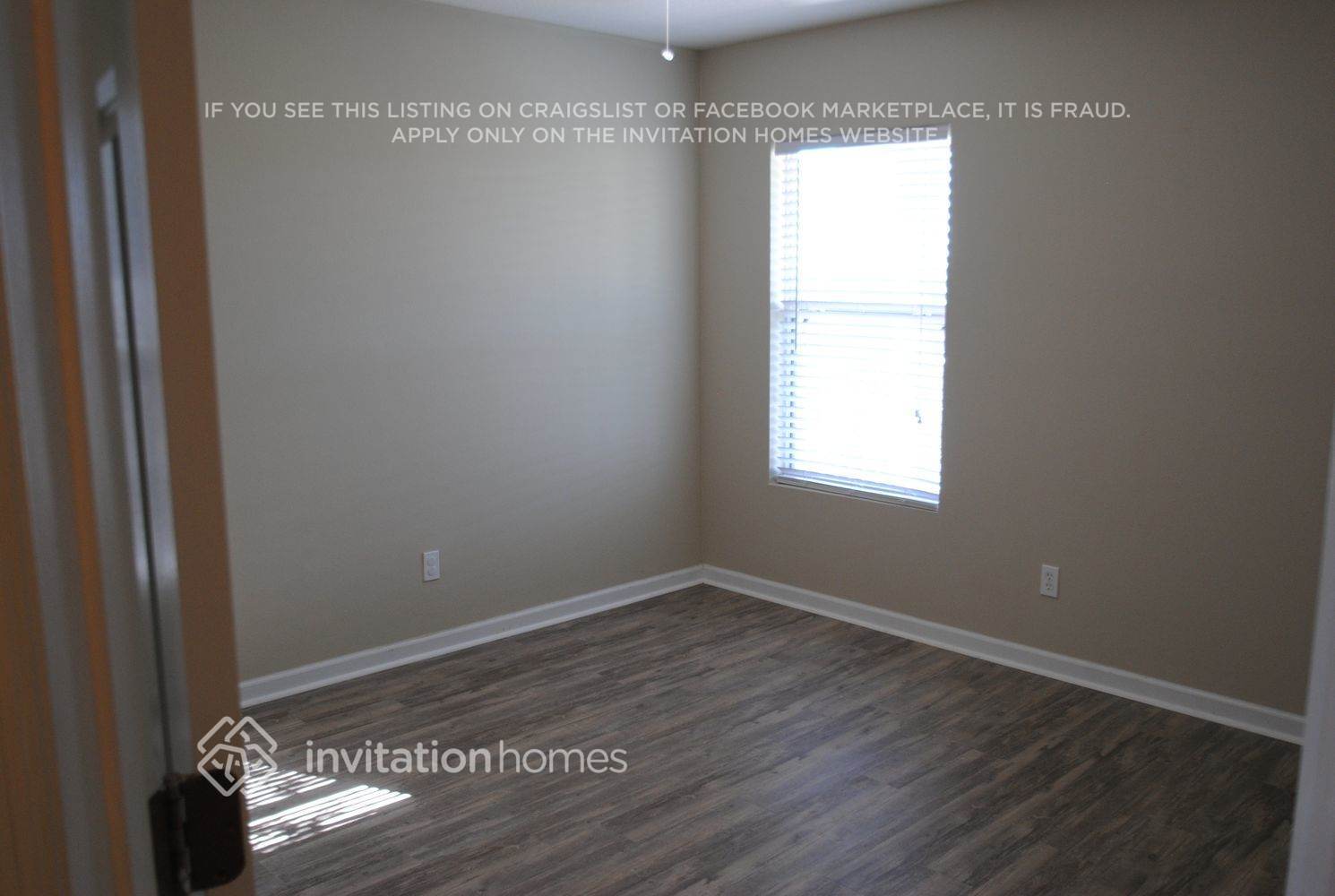Building Photo - 13543 Via Roma Cir
