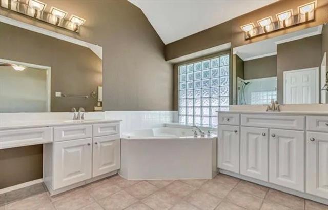 Building Photo - 3300 Bluegrass Dr