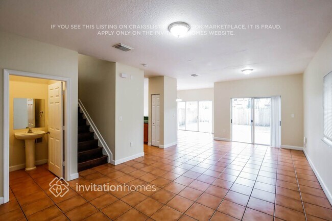 Building Photo - 4102 NE 25th Ct