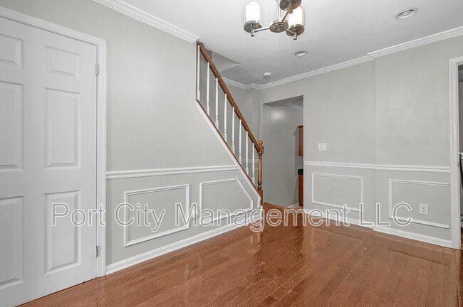 Building Photo - 915 W Lombard St