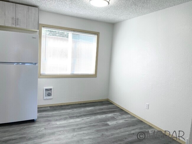 Building Photo - 14702 Washington Ave SW