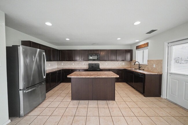 Building Photo - Spacious Cul-de-Sac Home in Bulverde Village - Realtor Commission: $500