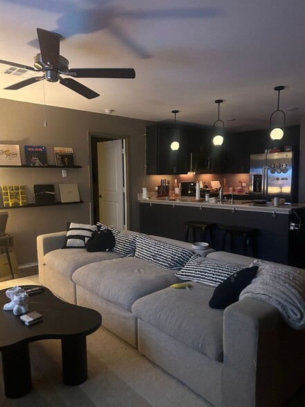 Building Photo - 148 Mica Trl