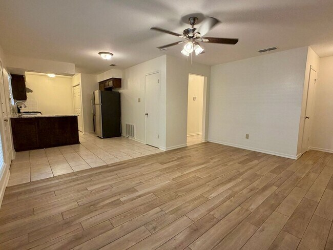Building Photo - 402 Fawn Trail