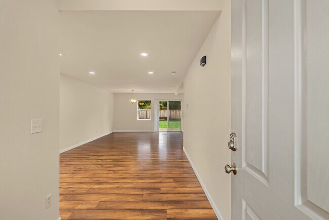 Building Photo - 23923 SE 282nd St