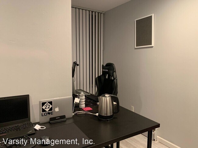 Building Photo - 2 br, 1 bath Apartment - 1001 S. Forest 10...