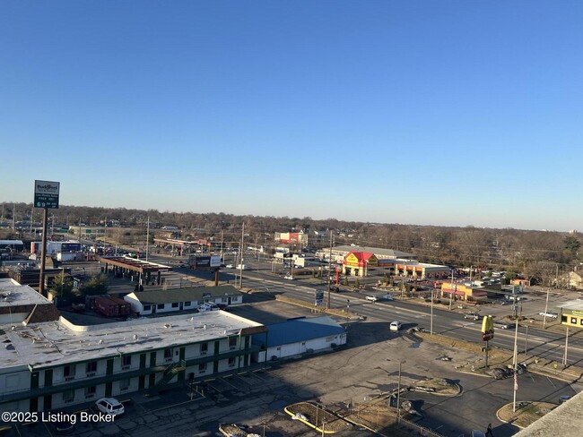 Building Photo - 3320 Bardstown Rd