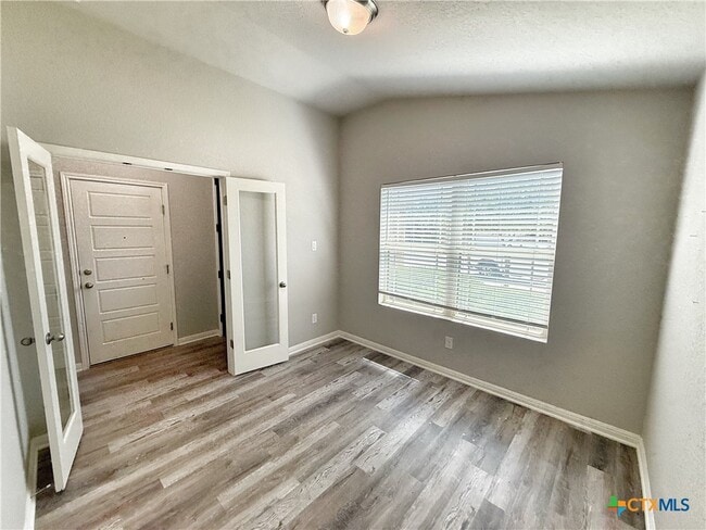 Building Photo - 8819 Straight Oaks