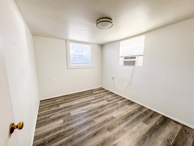 Building Photo - 775 E 820 N