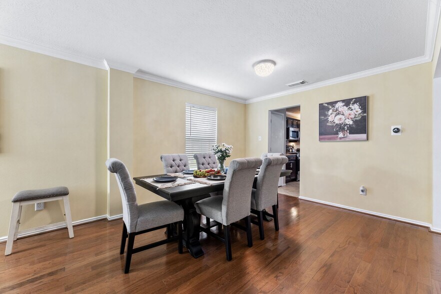 Building Photo - 9835 Golden Prairie Ln