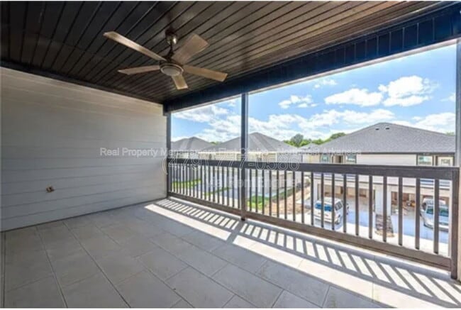 Building Photo - 733 S Benchmark Ln