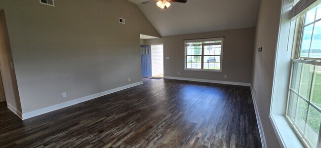 Building Photo - 1001 Whitney Dr