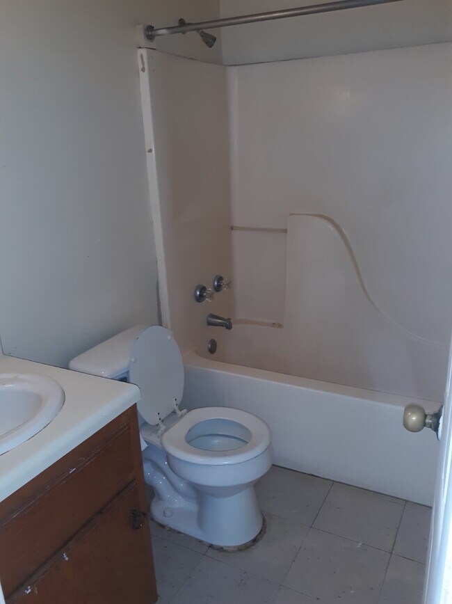 Building Photo - "Charming 2-Bedroom Retreat in Bono – Cozy 710 Sq. Ft. Apartment Awaits!"