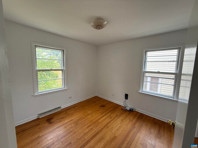 Building Photo - 913 Druid Ave