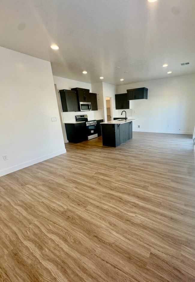 Building Photo - 5709 S Weehawken Ln