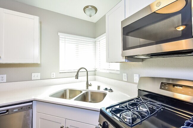 Building Photo - 4623 Candlas Way