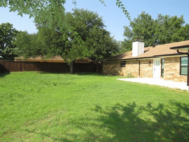 Building Photo - 2001 Pembrooke Pl