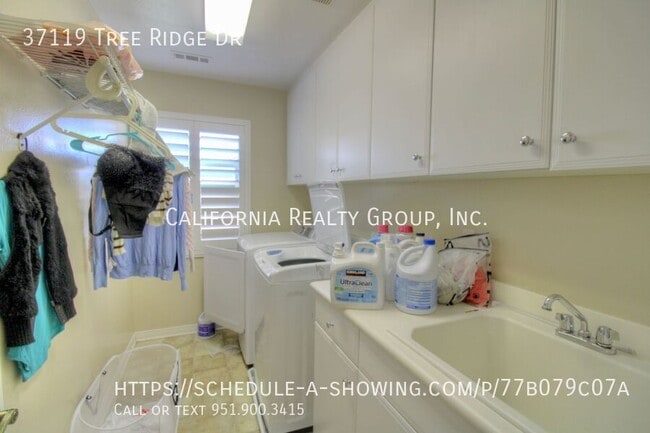 Building Photo - 37119 Tree Ridge Dr