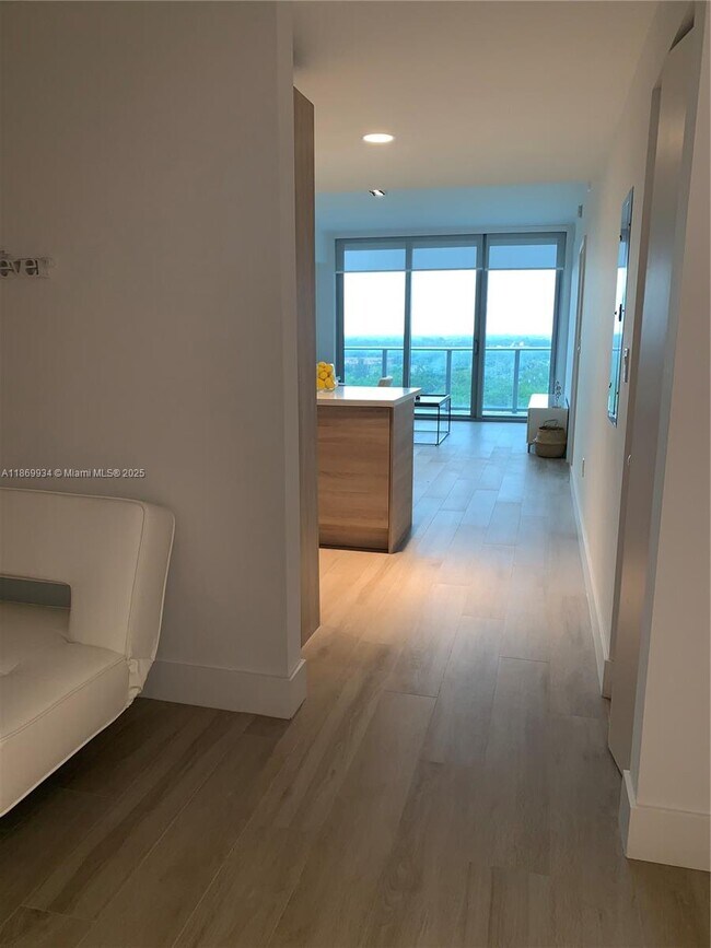 Building Photo - 16385 Biscayne Blvd