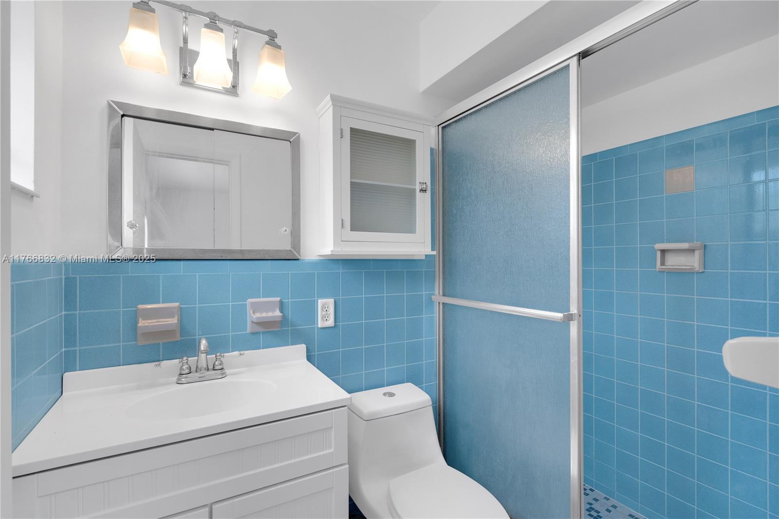 Building Photo - 721 SW 64th Ter