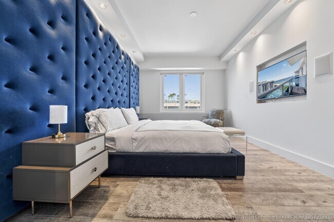 Building Photo - 2301 Collins Ave