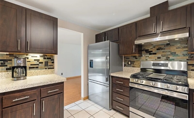 Building Photo - 5708 204th St Ct E