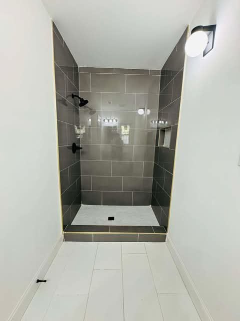 Building Photo - 1001 Archdale Dr