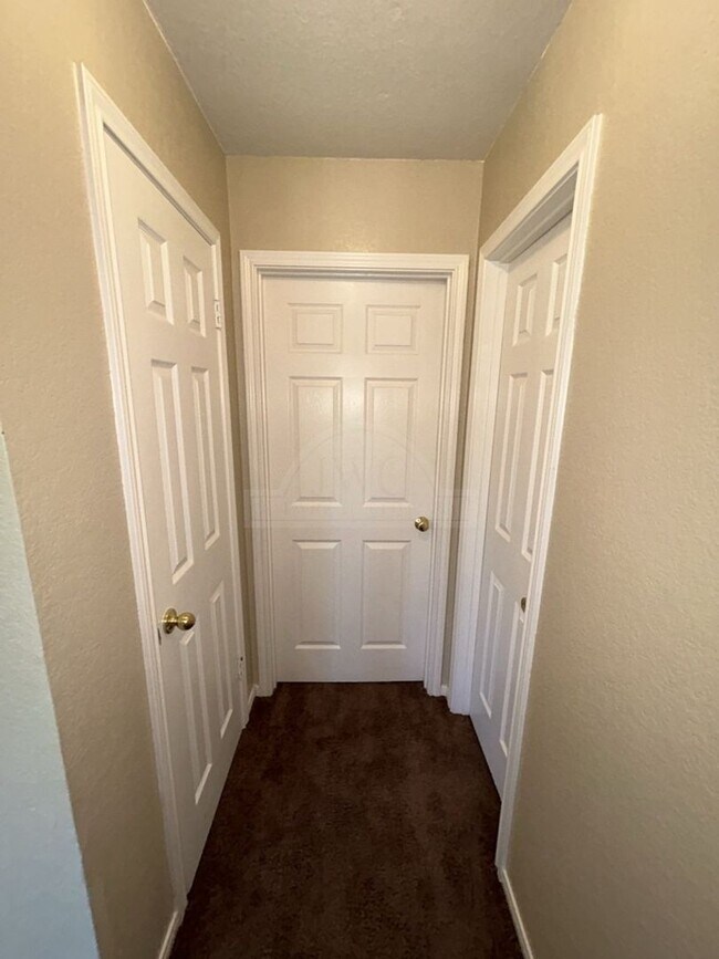 Building Photo - 3816 Sawtooth Dr
