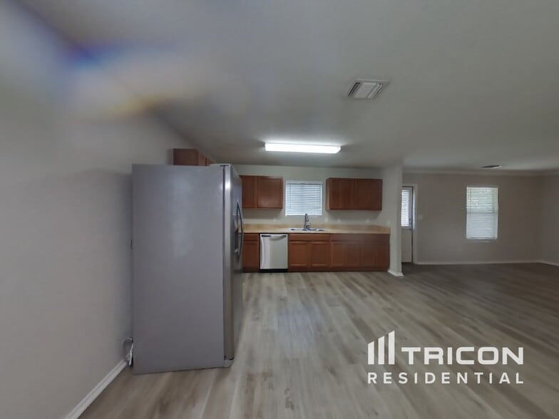 Building Photo - 9122 Silver Vista