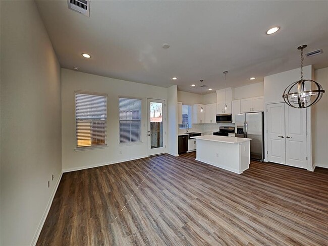 Building Photo - 9902 Clark Rd