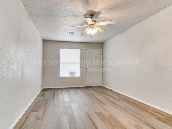 Building Photo - 5832 NW 31st Terrace