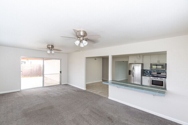 Building Photo - 3 bed, 2 bath Single Family Home in Mira Mesa