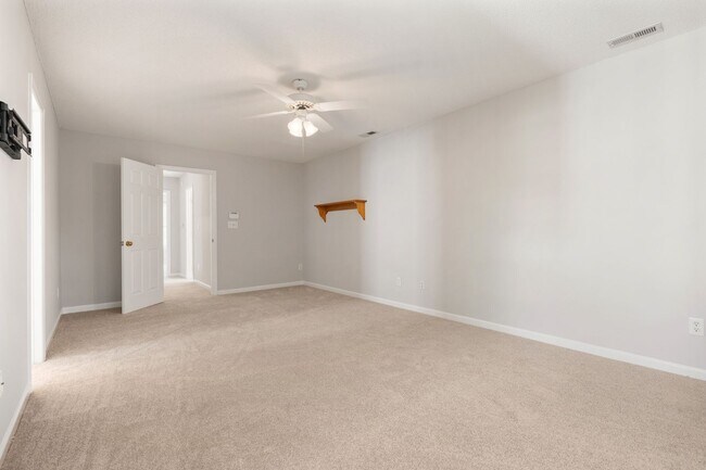 Building Photo - Single Family home in Hedingham: Available Now!