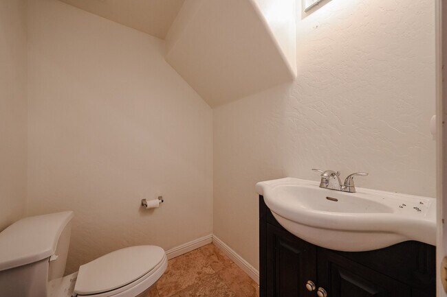 Building Photo - 337 W Mountain Sage Dr