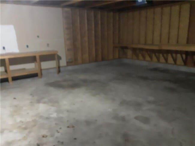 Building Photo - 2 bedroom 1 bath