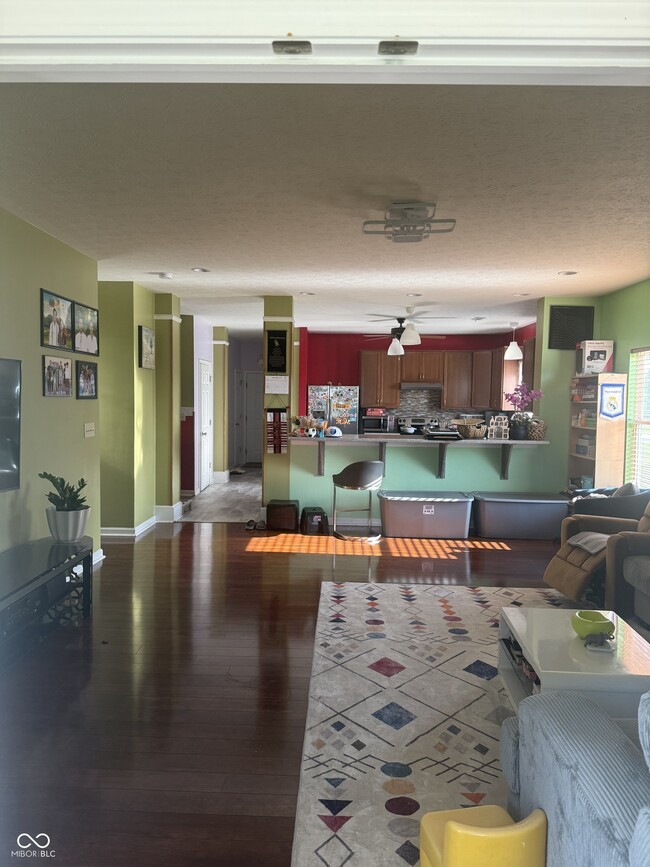 Building Photo - 874 Rosewood Dr