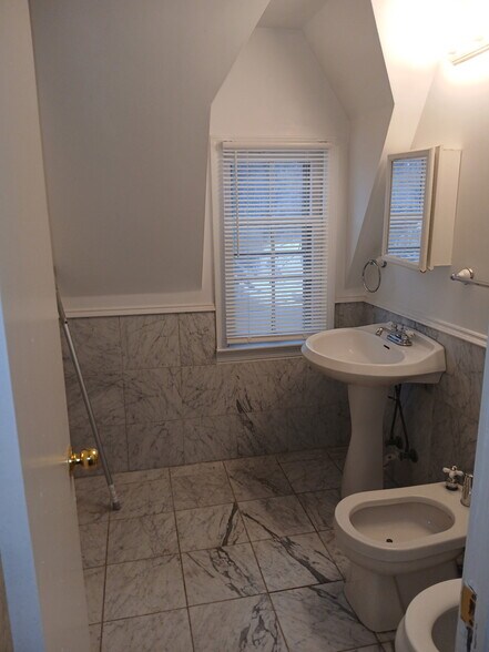 Building Photo - 3520 Ingleside Rd