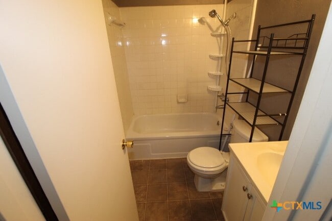 Building Photo - 308 Bonnie Ln