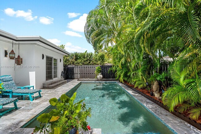 Building Photo - 9517 Bay Dr