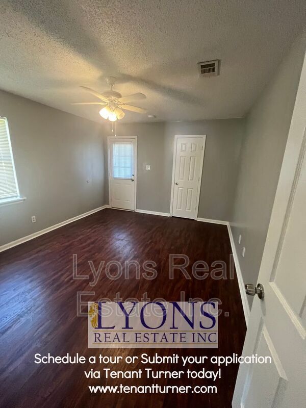 Building Photo - 1602 Lexington Cir
