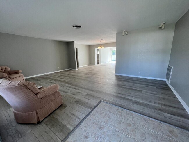 Building Photo - 4220 49th Ave S