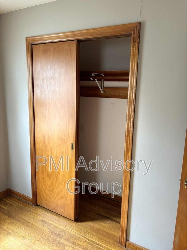 Building Photo - 1808 S Faulders Ln