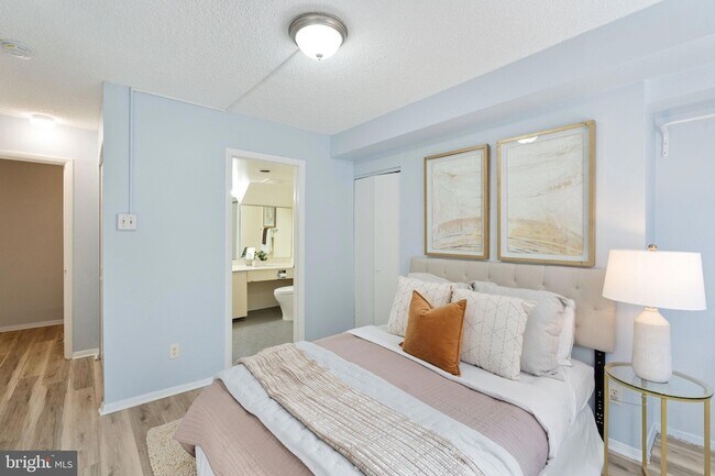 Building Photo - 1245 13th St NW