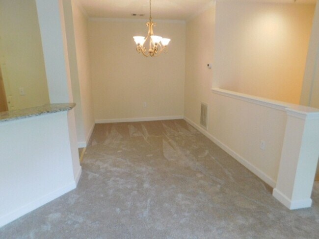 Building Photo - Two Bedroom Townhome In The Preserve