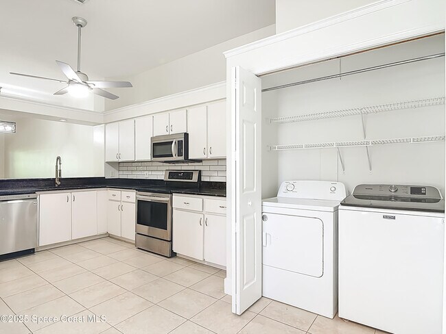 Building Photo - 1184 Athlone Way